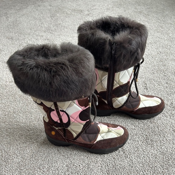 Coach Sasha Quilted Signature C Fur Trimmed Winter Boots Size 8.5 - Picture 4 of 6